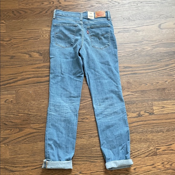 Levi's Women's  724 High rise straight 28x32 Blue ripped Jeans - Picture 9 of 9